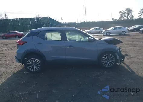 2021 Nissan Kicks Sv Xtronic Cvt z USA, uszkodzony, nr VIN 3N1CP5CV2ML513520